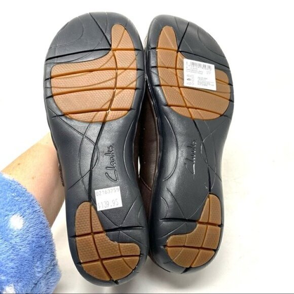 Clark’s Un Swan Dark Brown Leather Mary Jane comfort shoe NARROW - Picture 3 of 9